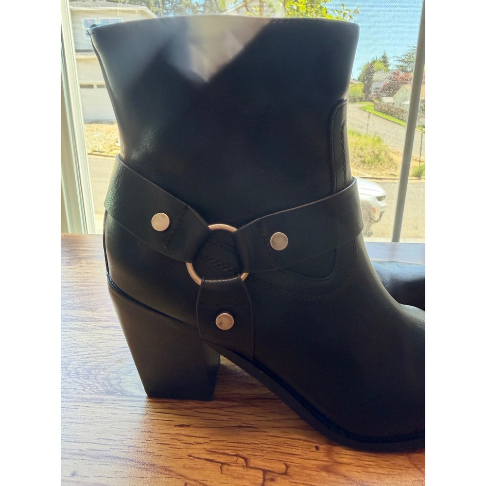 Oasis Society Black Vegan Leather Harness Ankle Boots Pointed Toe Block Heel 8.5 - Picture 4 of 10